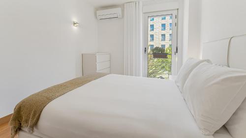 Spacious Lumiar 3BR by LovelyStay