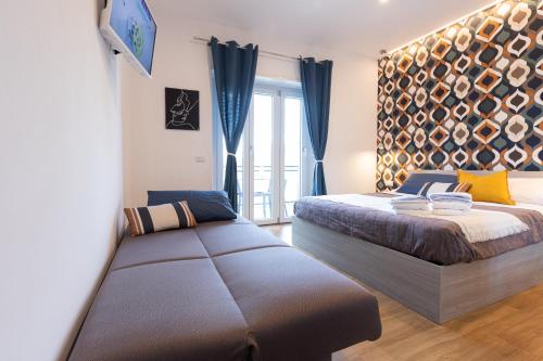 GES House Roma
