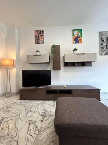 Prella House Roma 50 mt da Metro B Jonio