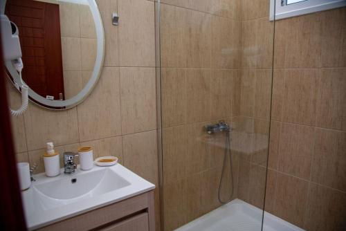 Un baño de Al centro II