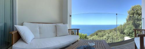 Gambar di galeri bagi Lakones Deluxe Suites A di Lákones