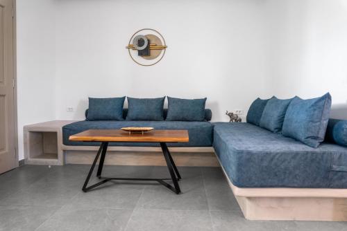 Posezení v ubytování Mountain and Sea Suites