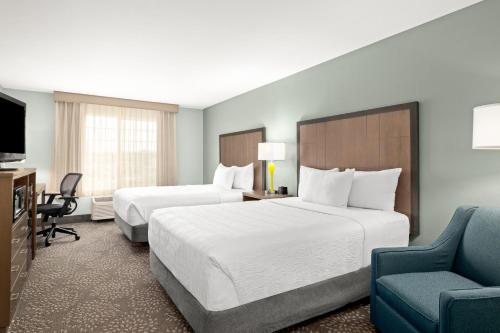 Letto o letti in una camera di La Quinta by Wyndham Newport