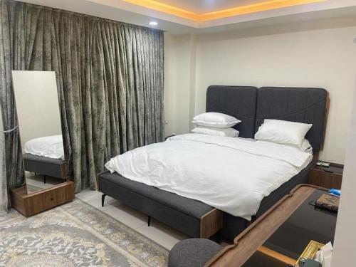 Foto dalla galleria di مجمع الفردوس العتبة الحسينية a Qaryatal Karkāshīyah