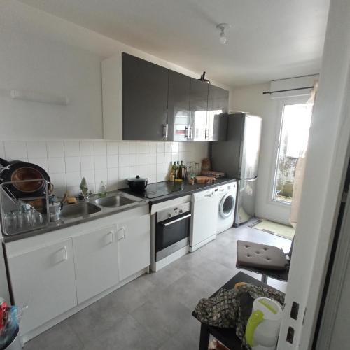 Photo de la galerie de l'établissement Deux pas à la défense, à Nanterre