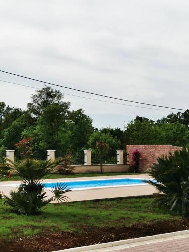 Bazén v ubytování Visnjeva Gardens nebo v jeho okolí