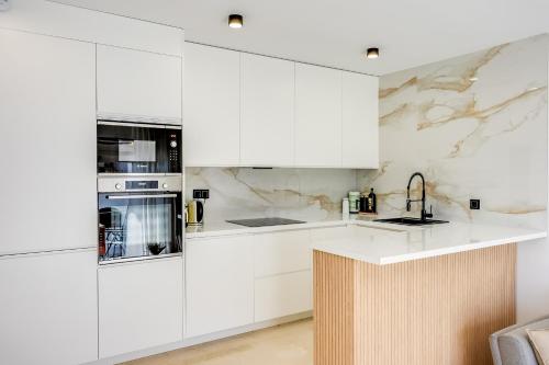 Ultimate Rentals - Heerlijk Appartement Op Loopafstand Van Het Strand - Gezamenlijk Zwembad