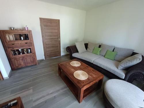 Khu vực ghế ngồi tại Happy House