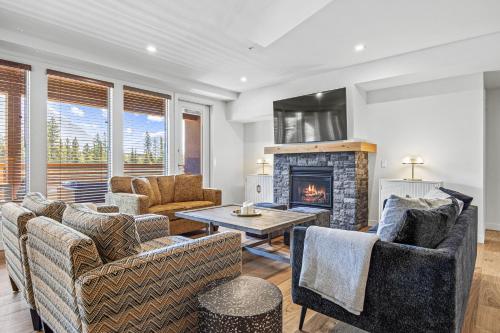Χώρος καθιστικού στο Serenity Villa at Tamarack