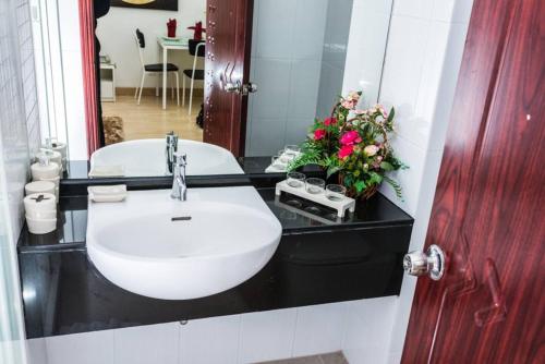 Foto dalla galleria di the Royal Guest House a Phuket