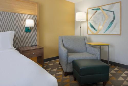 Katil atau katil-katil dalam bilik di Holiday Inn & Suites Orlando SW - Celebration Area by IHG