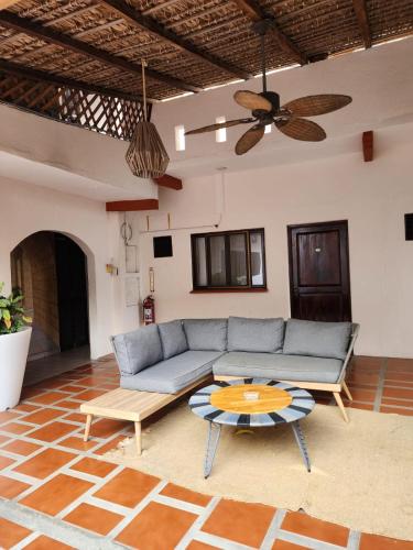 Ein Sitzbereich in der Unterkunft Esencia Puerto Escondido