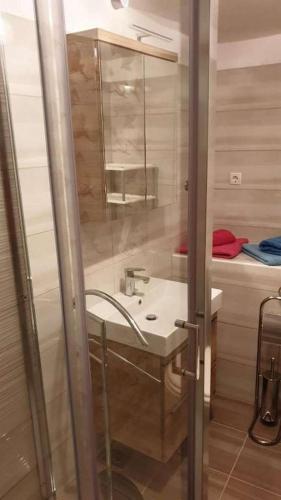 Apartments by the sea Banjol, Rab - 23210