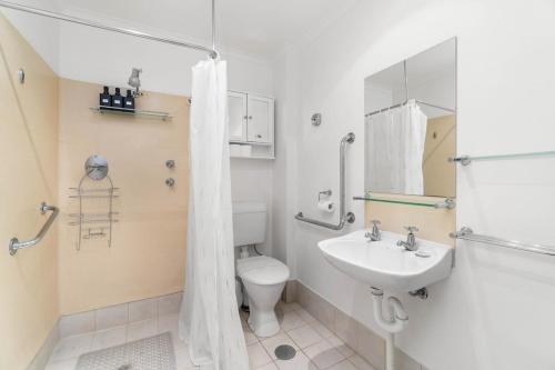 Koupelna v ubytování Charming Studio - Adelaide CBD - WiFi - King bed