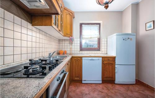 3 Bedroom Amazing Apartment In Rovinj