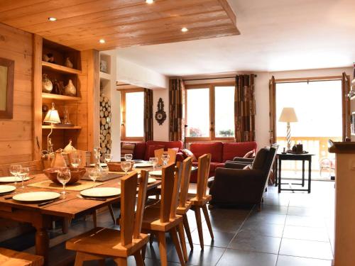 Appartement familial 12 pers. avec balcon, cheminée, proche pistes et commerces à Méribel