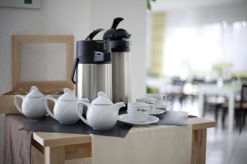 Príslušenstvo na prípravu kávy alebo čaju v ubytovaní Hotel Asslar