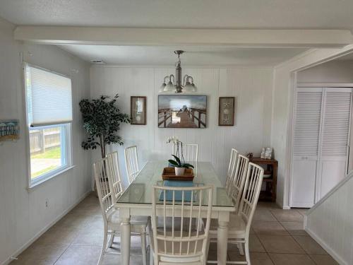 Fotografie z fotogalerie ubytování Absolute Beach 4bedrooms-3bath steps to beach v destinaci Virginia Beach