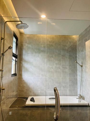 Koupelna v ubytování Boutique Resort Private Pool Villa - SHA Extra Plus