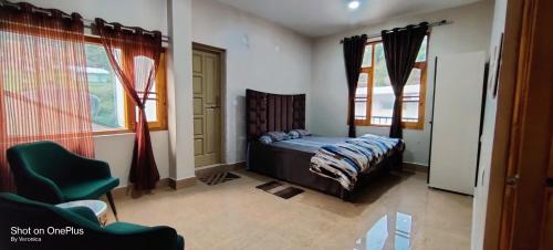 Postel nebo postele na pokoji v ubytování Max & Mason home stay