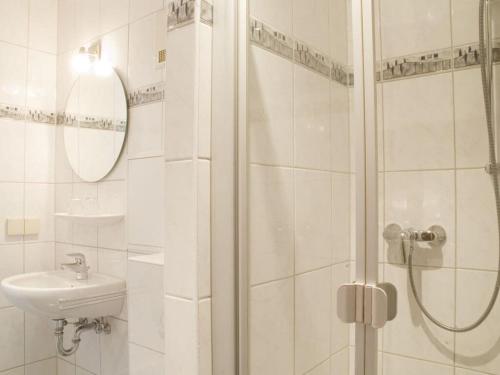 Ένα μπάνιο στο Tenspolde Comfortable holiday residence