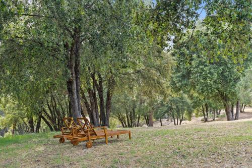 Taman di luar Yosemite Villa - log cabin with spectacular views & stargazing