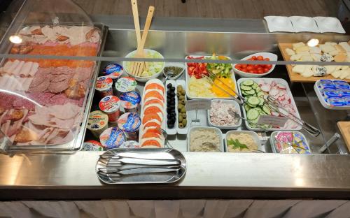ホテルの敷地内または近くでの食事または食べ物