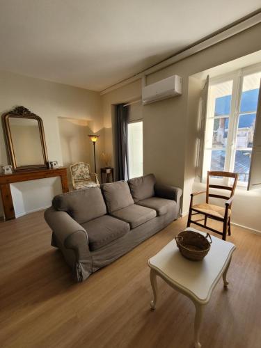 Coin salon dans l'établissement LA BELLE SAISON