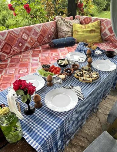 Mad på landstedet eller i nærheden