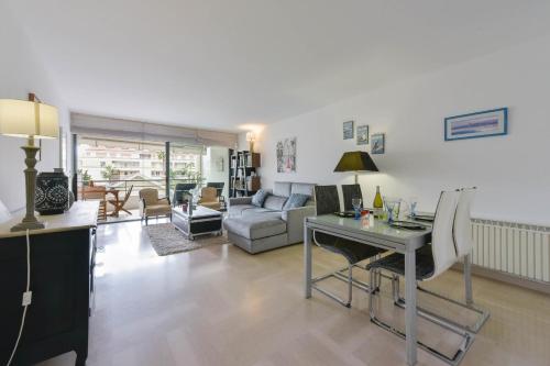 2-Br quiet location near the beach