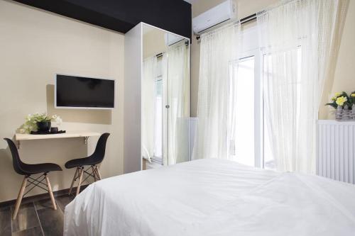A comfortable small studio nearby Acropolis 3