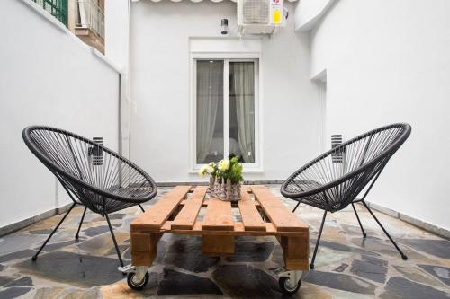 A comfortable small studio nearby Acropolis 3