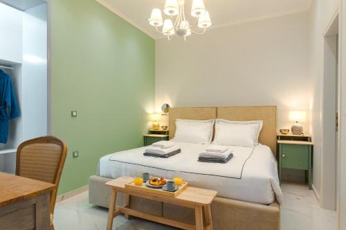 Themis' Urban Residence