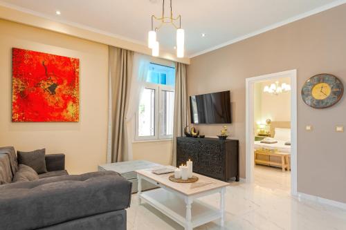 Themis' Urban Residence