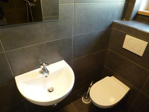 Ένα μπάνιο στο Nice Apartment in Vöhringen