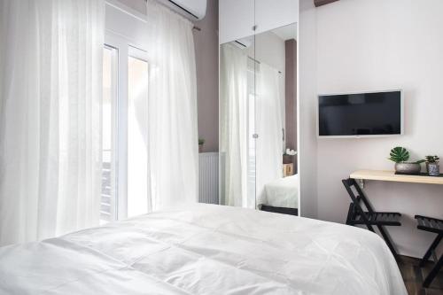 A comfortable small studio nearby Acropolis 4