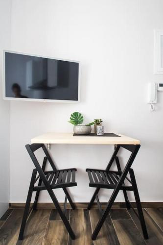 A comfortable small studio nearby Acropolis 4