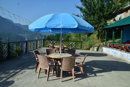Un patio o zona al aire libre en SNOW VIEW Homestay