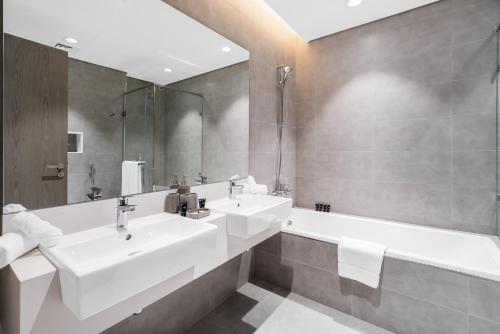 Ένα μπάνιο στο Your Keys Holiday Homes