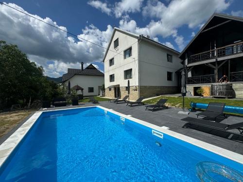 Bazén v ubytování Village nebo v jeho okolí