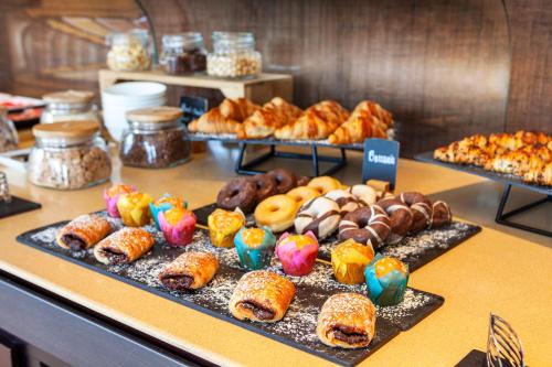 Jídlo v hotelu nebo okolí