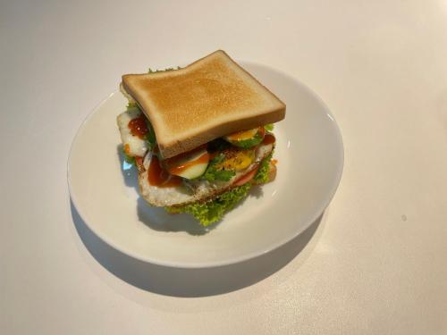 ホームステイの敷地内または近くでの食事または食べ物