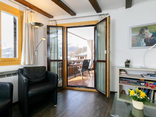 Χώρος καθιστικού στο Apartment Residenza Chesa Margun 79-3 by Interhome