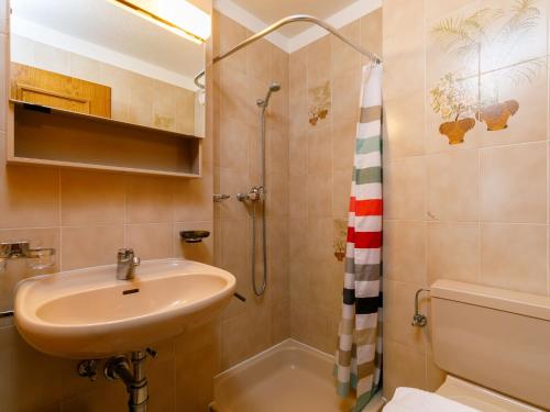 Apartment Residenza Chesa Margun 13-2 by Interhome