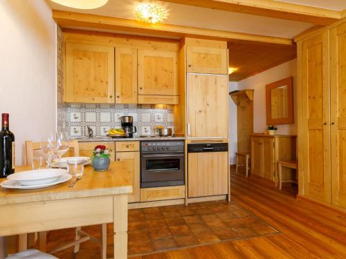 Dapur atau dapur kecil di Apartment Residenza Chesa Margun 78-4 by Interhome