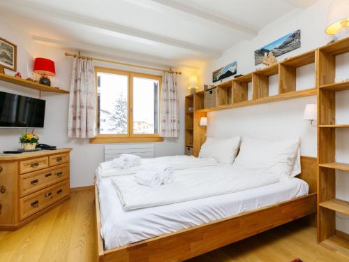 Apartment Residenza Chesa Margun 35-6 by Interhome