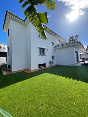 Lets in the Sun - Villa Sunset