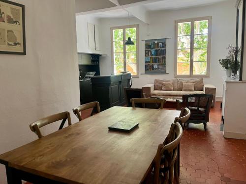 Beau 3 pièces 83 m2 au coeur du centre historique d'Aix en Provence