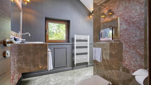 Bilik mandi di Relax in Style Boutique Villa