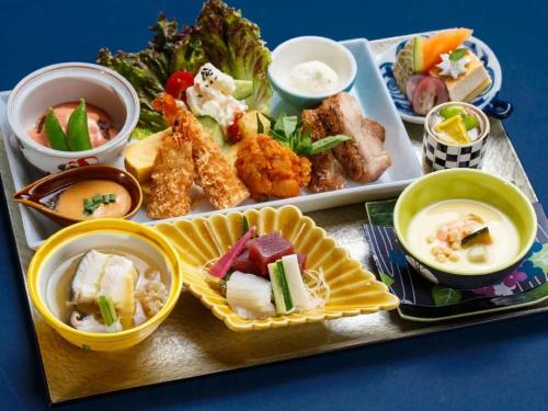 Makanan di atau berdekatan hotel